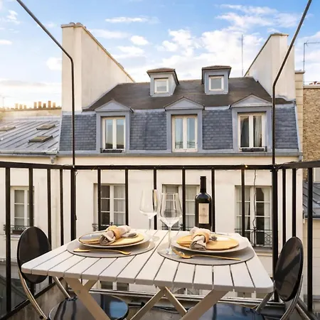 Place Des Vosges Apartment Paris