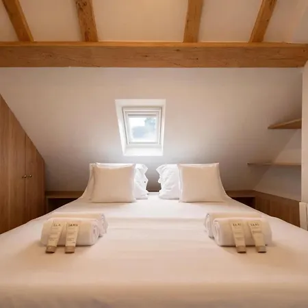 Apartment Place Des Vosges Paris